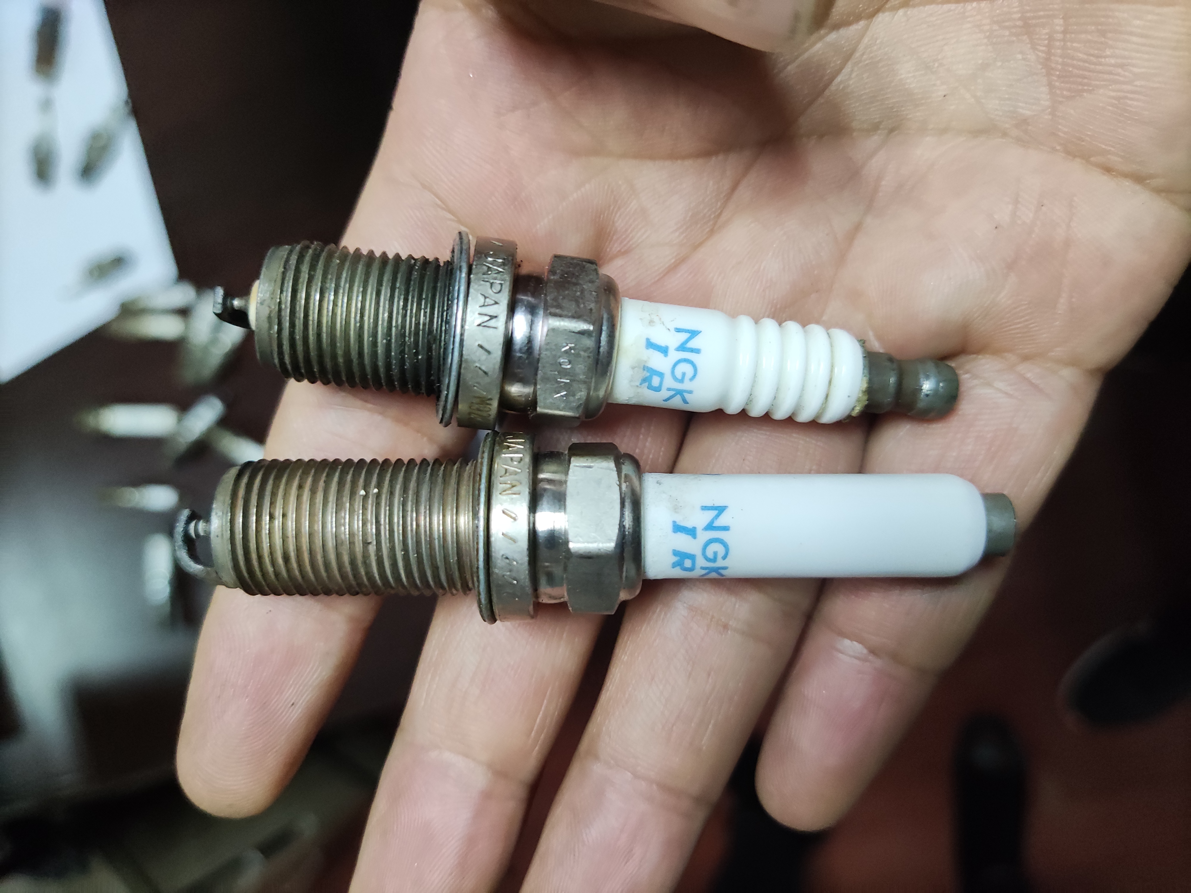 Which spark plugs contain iridium and platinum, iridium and platinum spark plug recovery mechanism