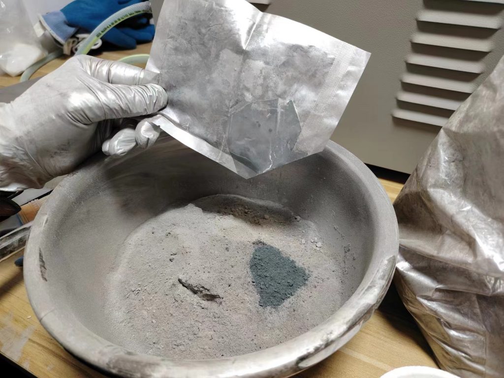 银粉回收：我们近期回收了一批高纯度的银粉